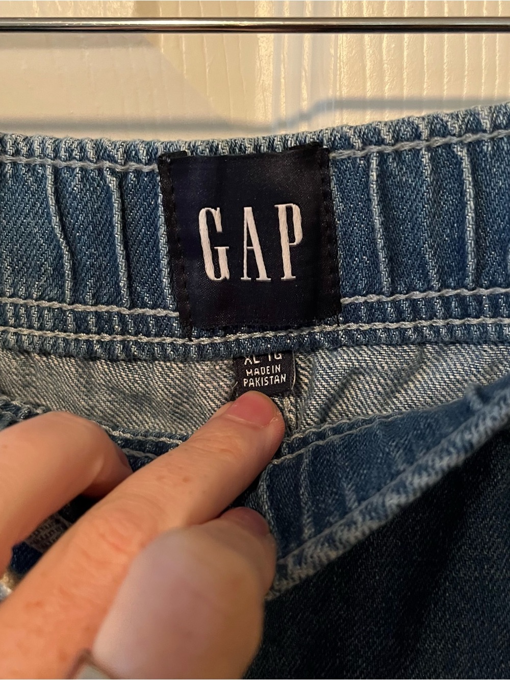 NWT GAP High Rise Easy Barrel Jeans - Elastic waist - Picture 8 of 9